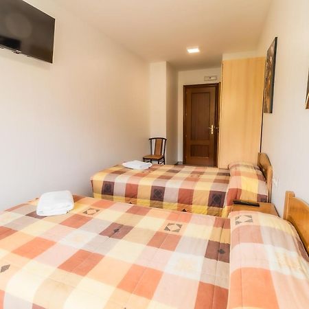 Hostal - Restaurante La Buena Villa By Vivere Stays Villalonquéjar Εξωτερικό φωτογραφία