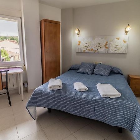 Hostal - Restaurante La Buena Villa By Vivere Stays Villalonquéjar Εξωτερικό φωτογραφία