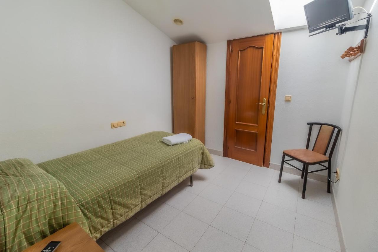 Hostal - Restaurante La Buena Villa By Vivere Stays Villalonquéjar Εξωτερικό φωτογραφία