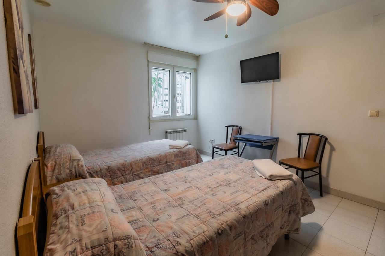 Hostal - Restaurante La Buena Villa By Vivere Stays Villalonquéjar Εξωτερικό φωτογραφία