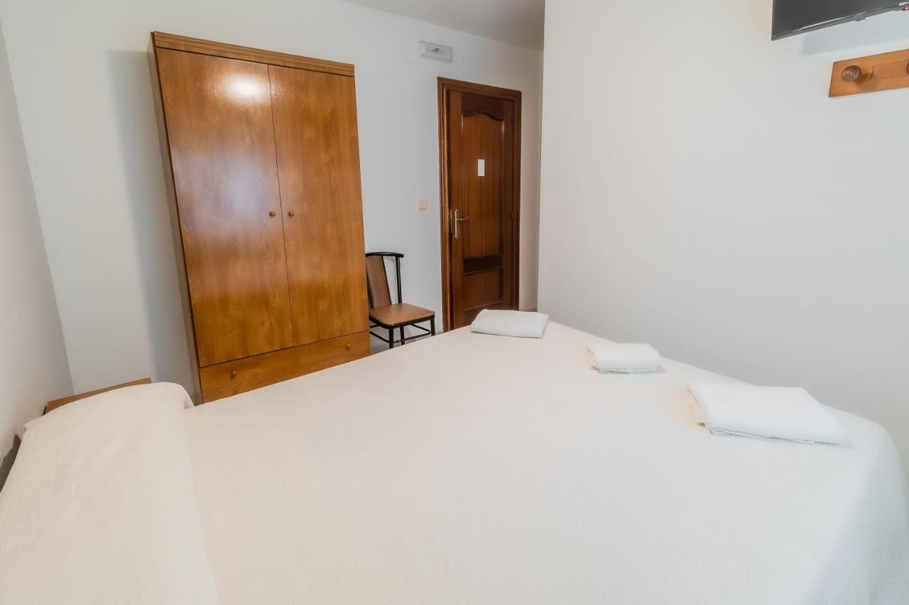 Hostal - Restaurante La Buena Villa By Vivere Stays Villalonquéjar Εξωτερικό φωτογραφία