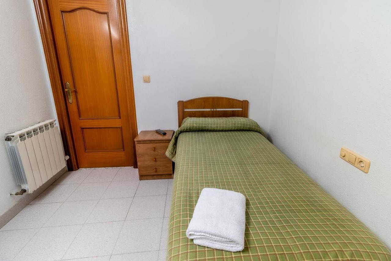Hostal - Restaurante La Buena Villa By Vivere Stays Villalonquéjar Εξωτερικό φωτογραφία