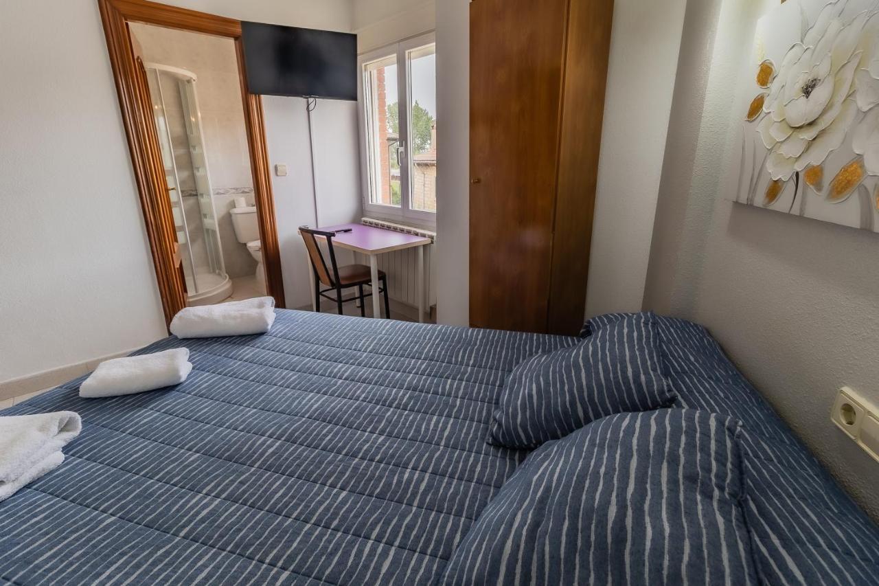 Hostal - Restaurante La Buena Villa By Vivere Stays Villalonquéjar Εξωτερικό φωτογραφία