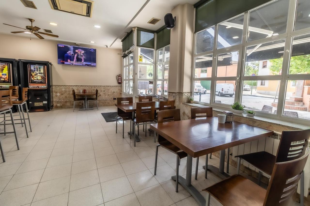 Hostal - Restaurante La Buena Villa By Vivere Stays Villalonquéjar Εξωτερικό φωτογραφία