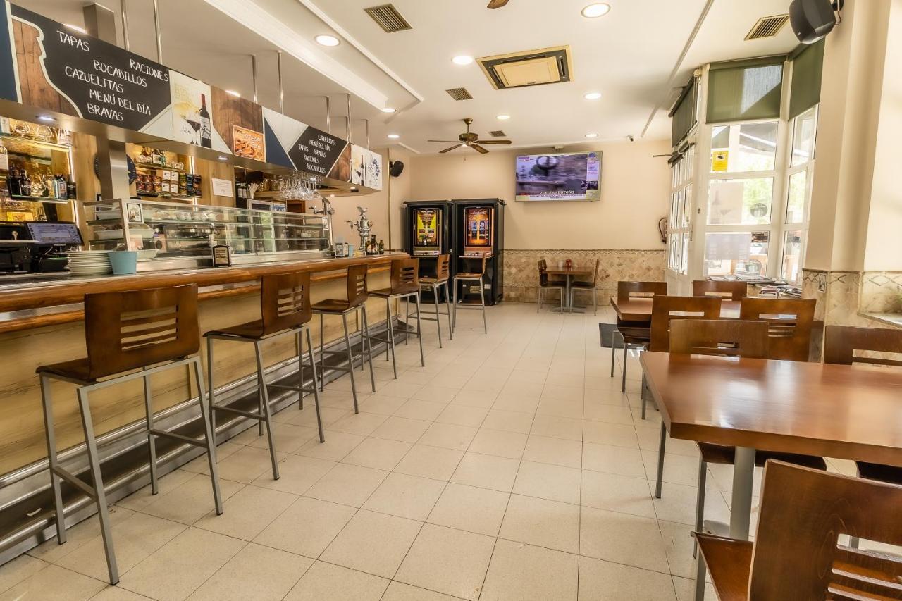 Hostal - Restaurante La Buena Villa By Vivere Stays Villalonquéjar Εξωτερικό φωτογραφία